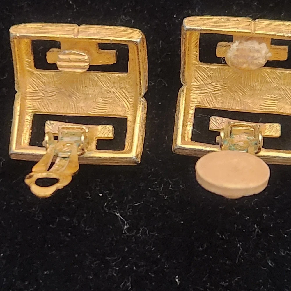 GIVENCHY GG GOLD PLATED EARRINGS‎ Clip-on
